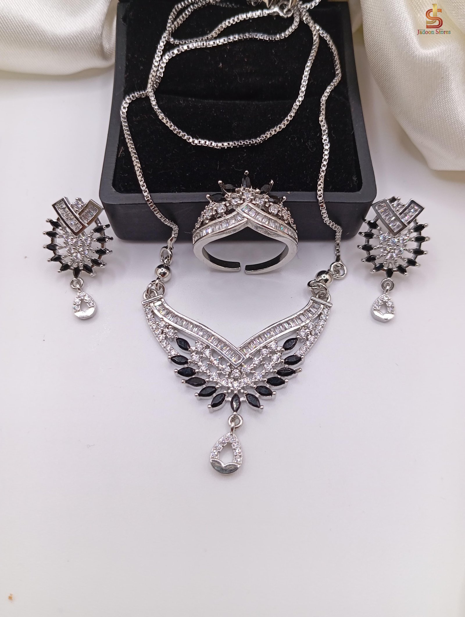 Zirqoon Set